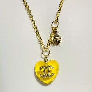 Elegant Gold Necklace with Yellow Heart Pendant